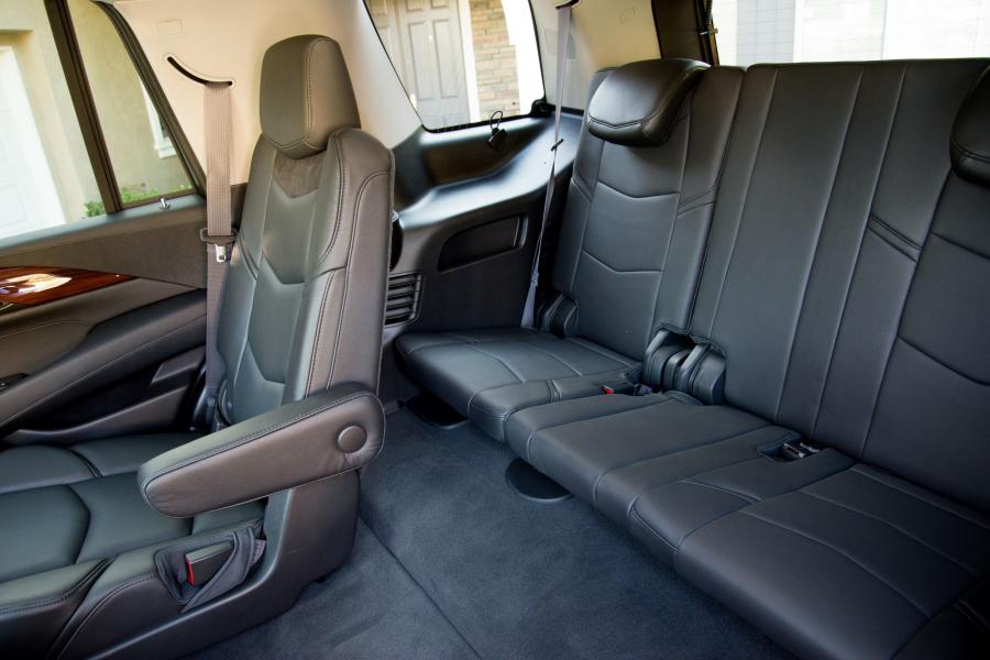  Cadillac Escalade 4WD Luxury 2015 года  (фото 26 из 42)